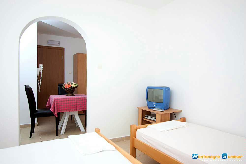 Apartments Mtv Petrovac Kültér fotó